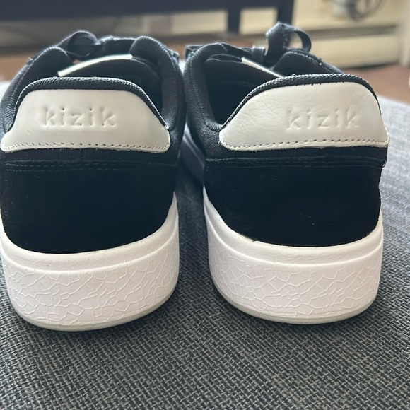 Kizik black Shoes / Sneakers 9.5 - Picture 4 of 8
